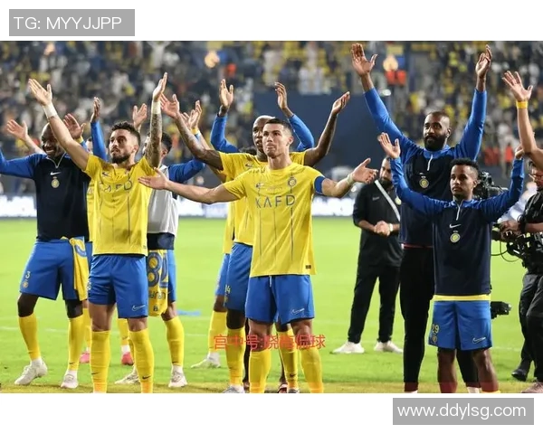 足球巨星如何通过战术智慧引领球队实现整体配合与胜利